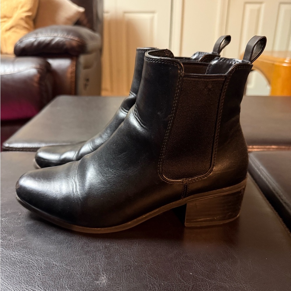 Black Boots with Small Heel